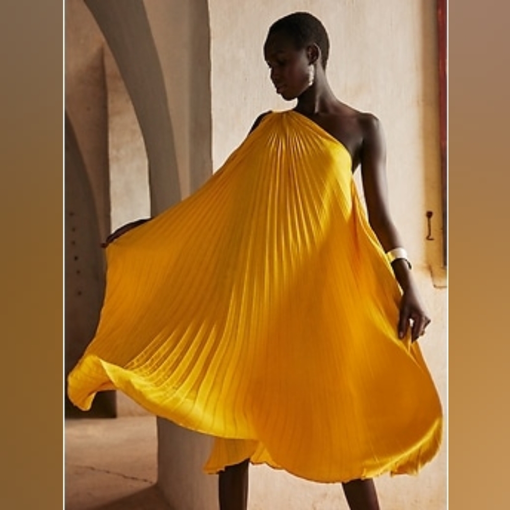 Yellow One-Shoulder Pleated Dress